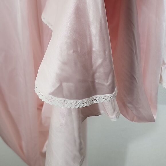 Vanity Fair soft pink and lace with flower details long robe size L - Picture 9 of 9